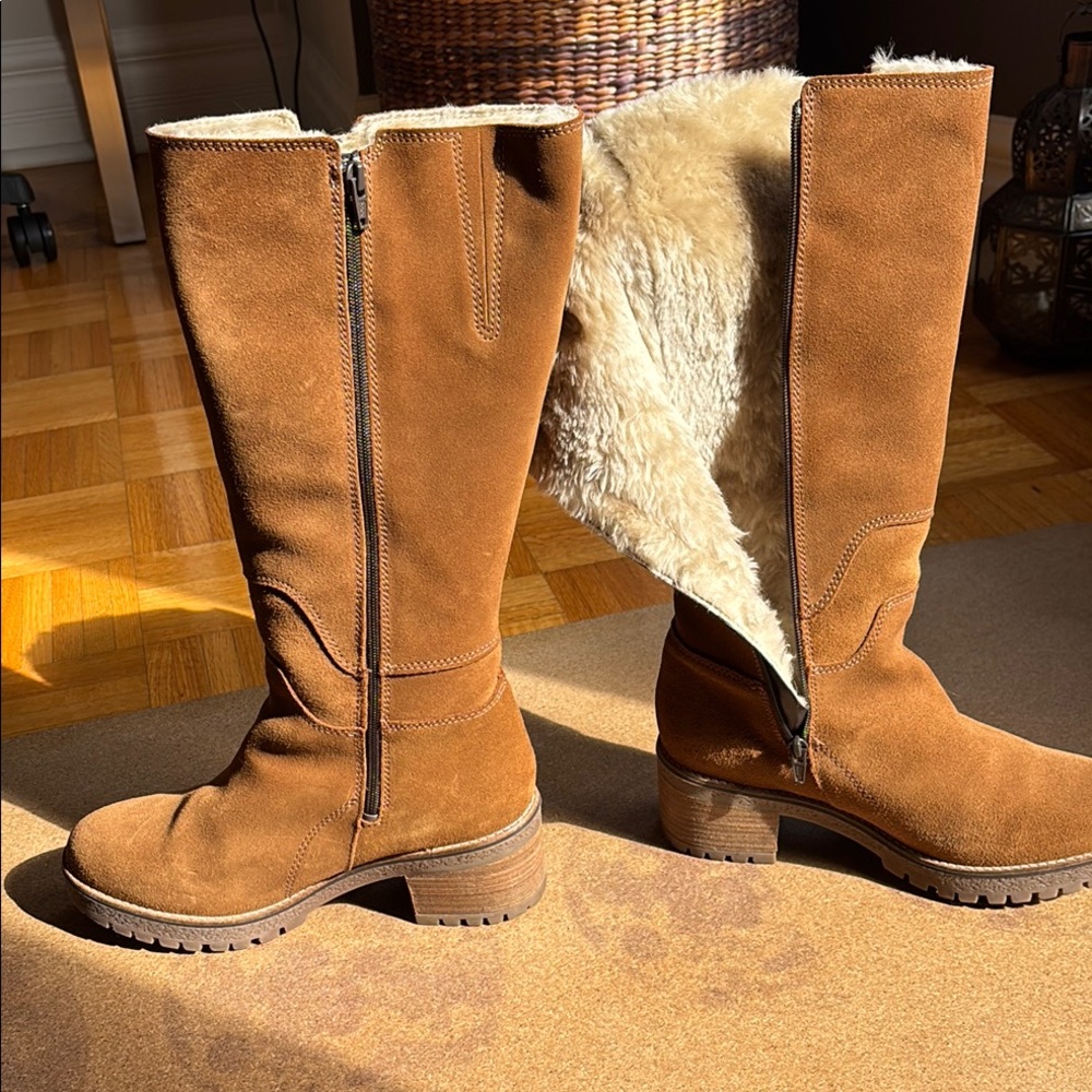 Bos & Co. Tan Suede Boots knee high 👢 size 40, shearling footbed, worn 2x.